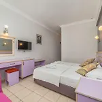 Ξενοδοχείο Majestic 3*