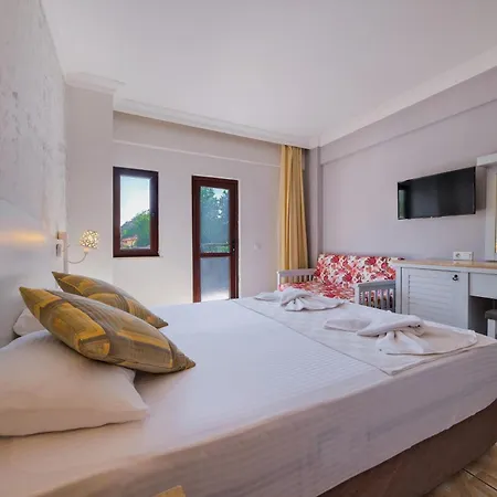 Majestic Hotel 3*