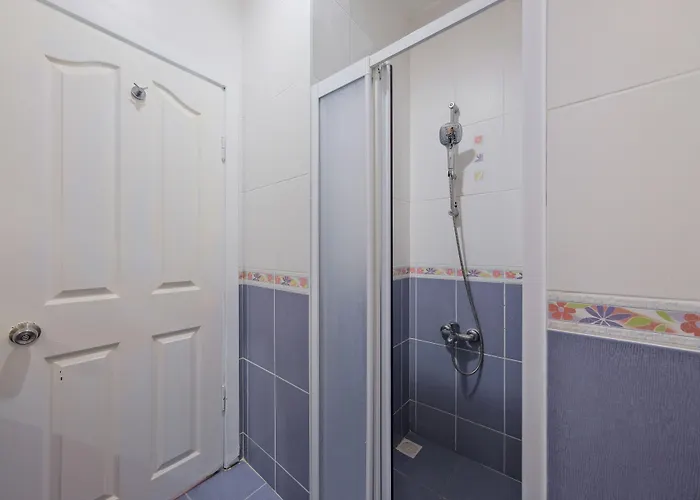 Отель Majestic 3*