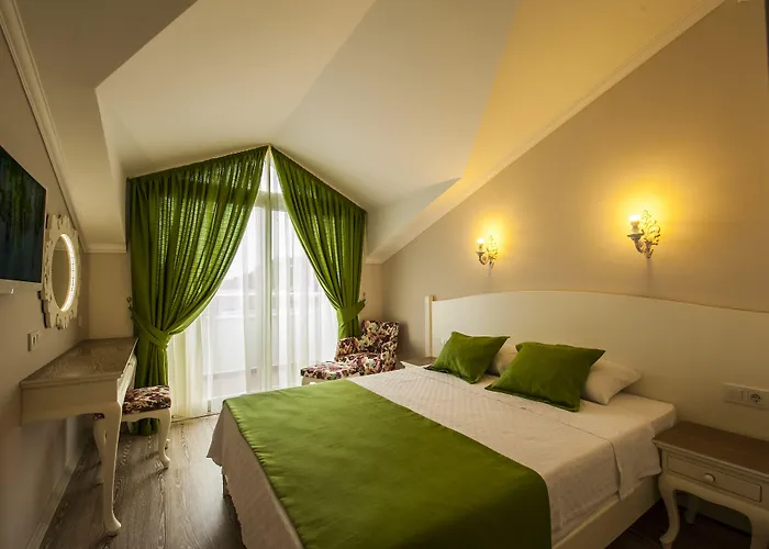 Отель Majestic 3*